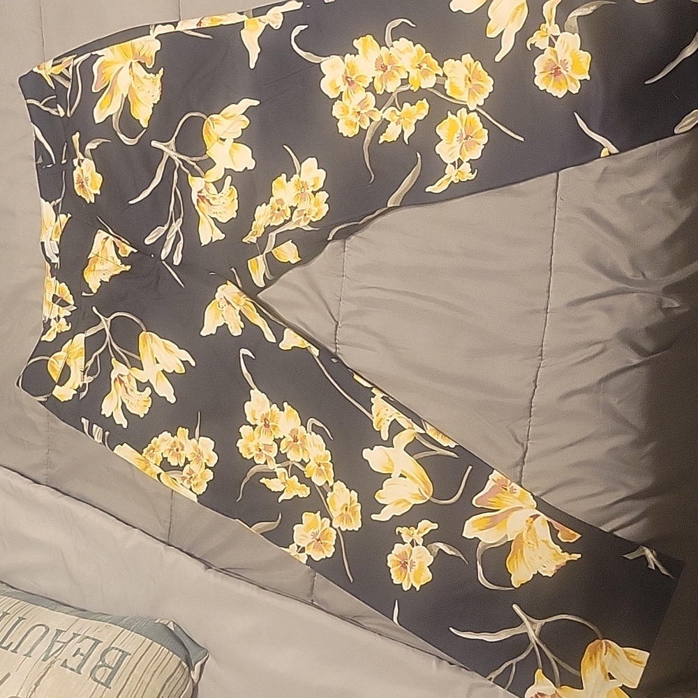 Women's Capri Pants